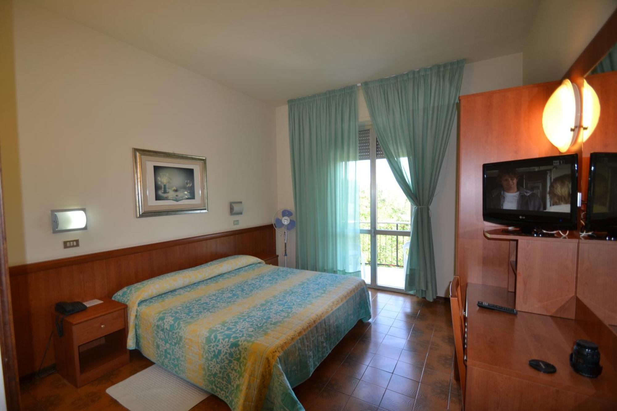 Boomerang Hotel